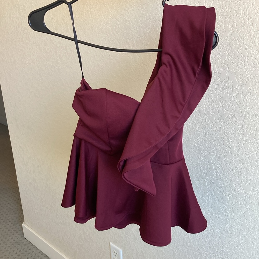Off the shoulder Ruffle Top - Picture 2 of 4